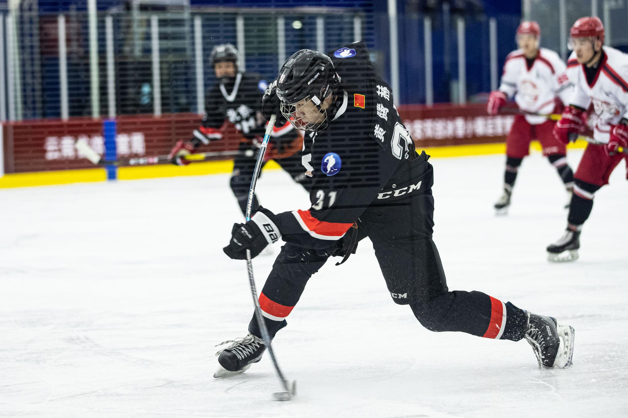 惊天逆转!冰球战队挺进四强 惊天逆转!冰球战队挺进四强