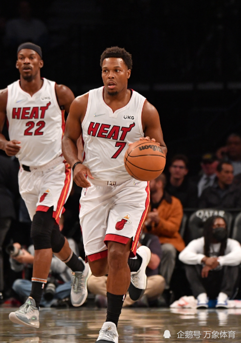 福建队完胜篮网，乔治点燃赛场