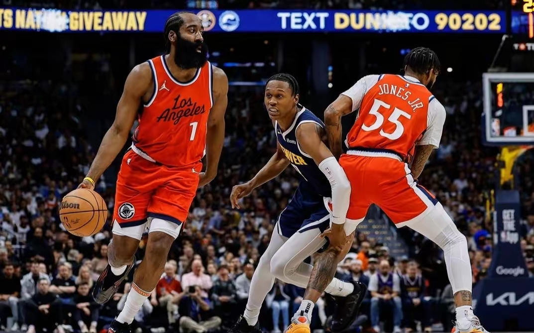 掘金鏖战吉林队，哈登状态火热