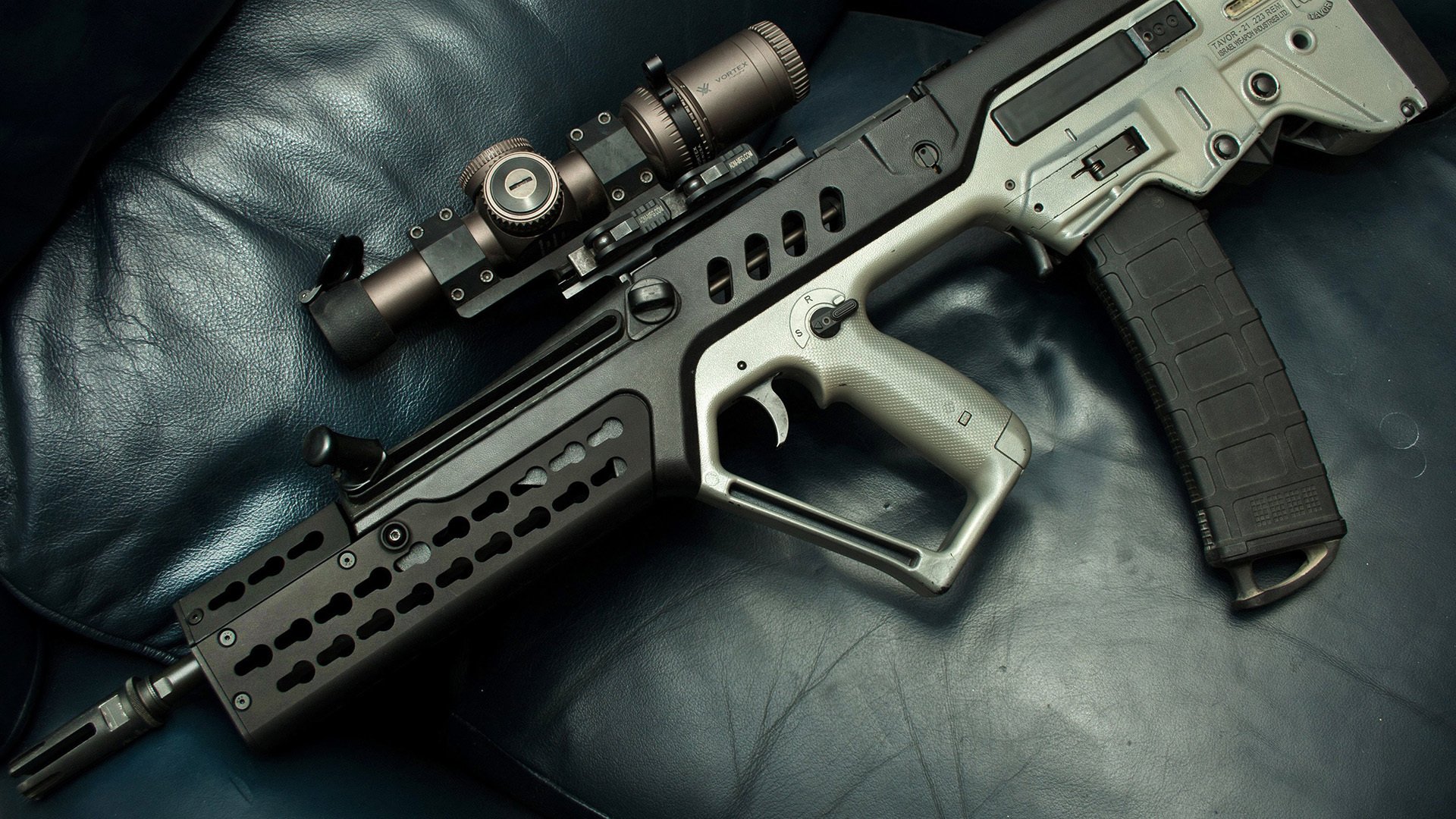 赛道与球场的交响,当F1争冠悬念遇上辽宁收割黄蜂