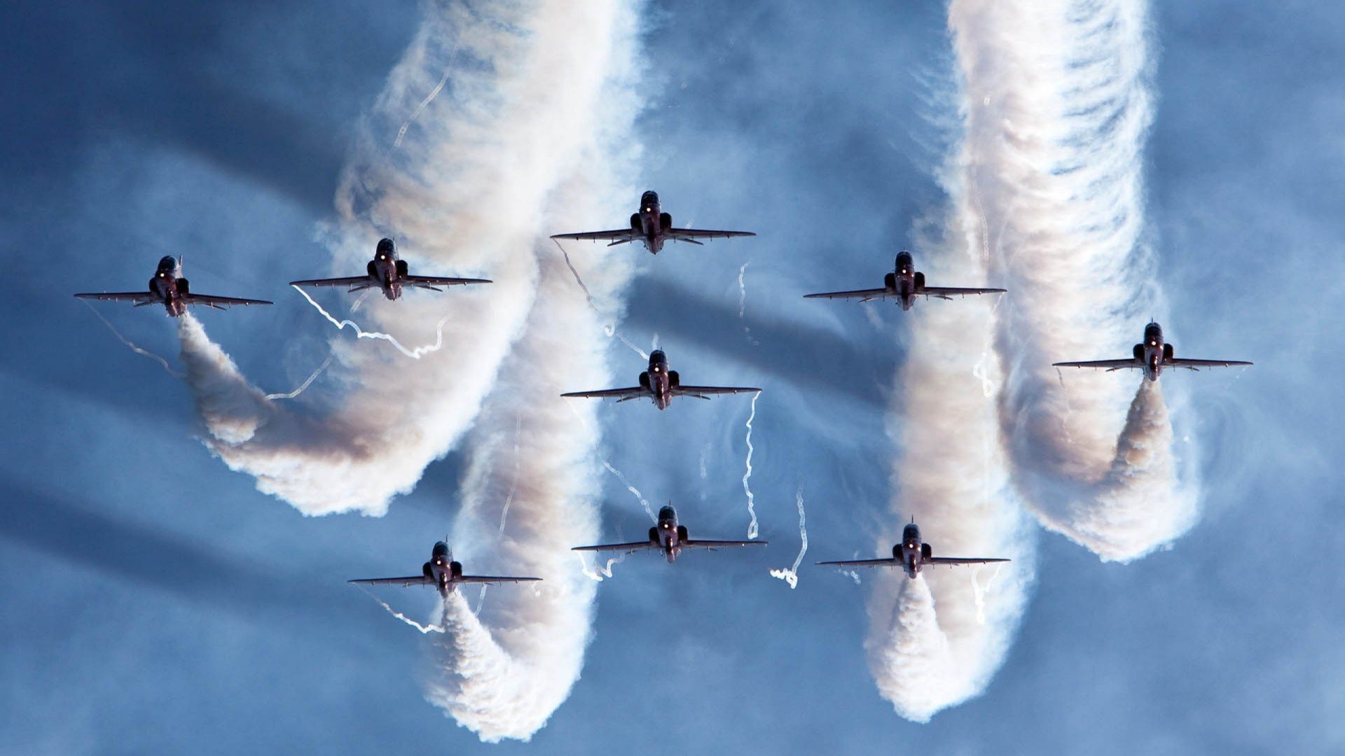 新王登基，当贝蒂斯掀翻伯纳乌，三笘薰在银石赛道接管比赛