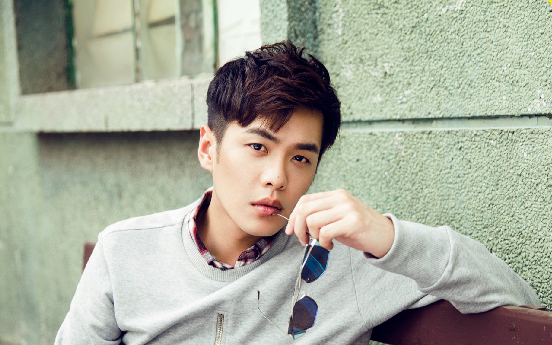 时空纵横的英雄剧本，詹姆斯与欧冠夜晚的双重征服