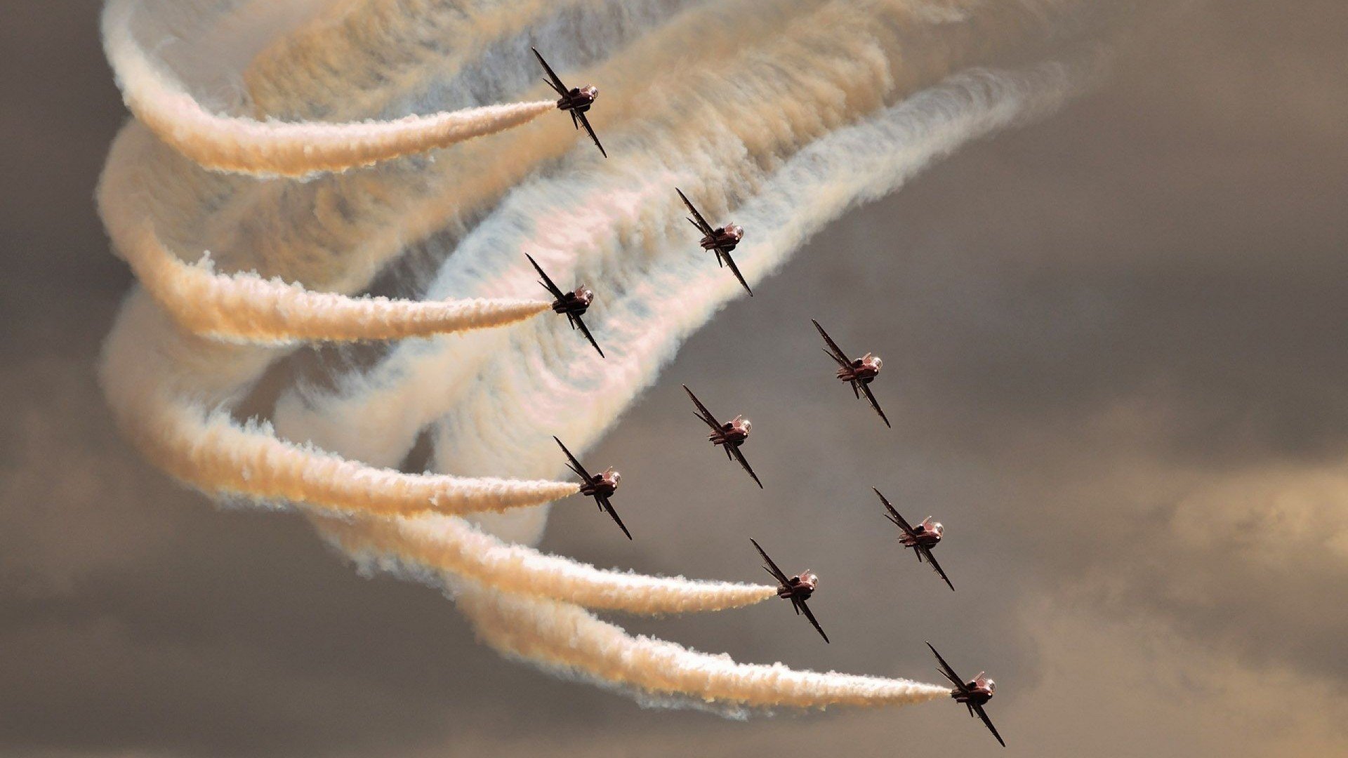 从绿茵场到硬木地板，德甲争冠与新疆队击败灰熊的激情碰撞